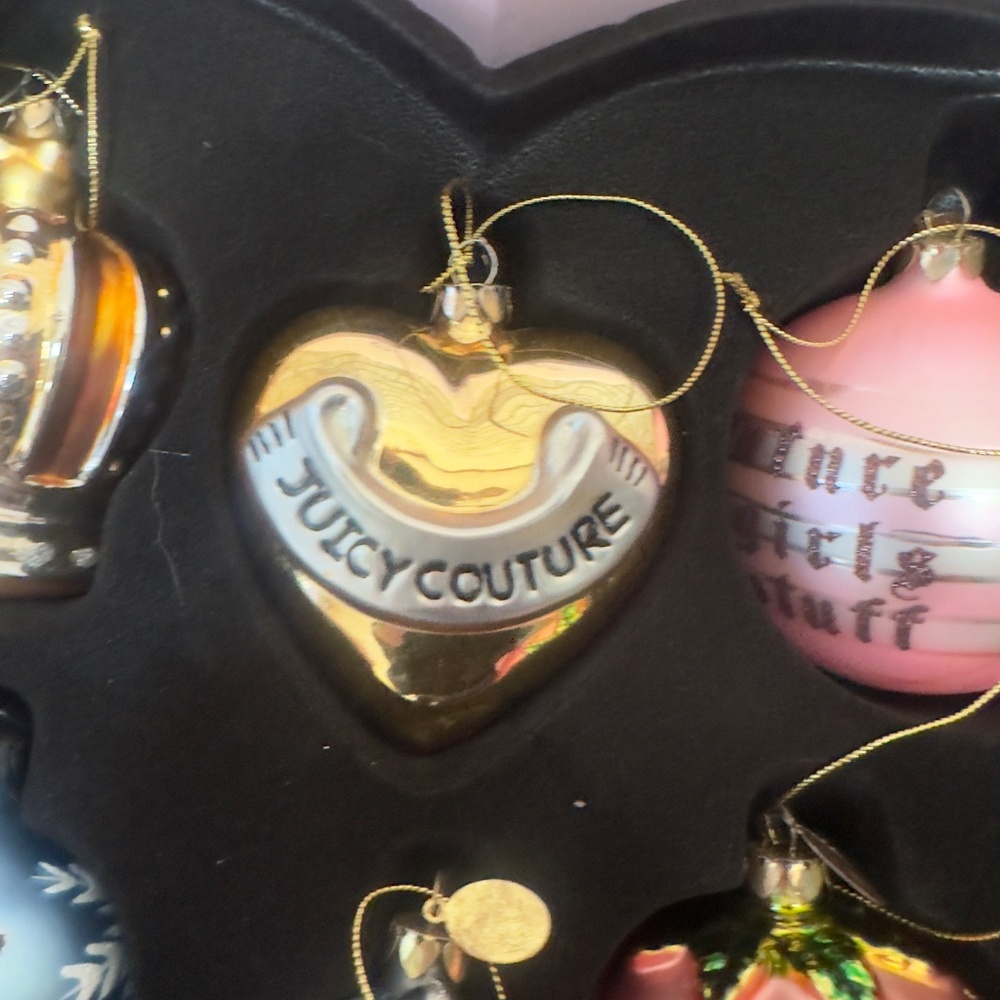 RARE Juicy Couture Set of 6 Blown Glass Christmas Holiday Ornaments Heart Box - Picture 4 of 11
